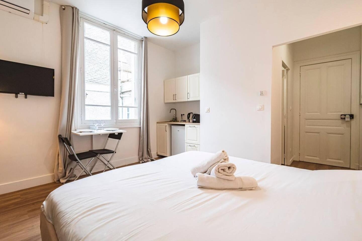 Pink, Appartement En Plein Coeur De Reims Luaran gambar
