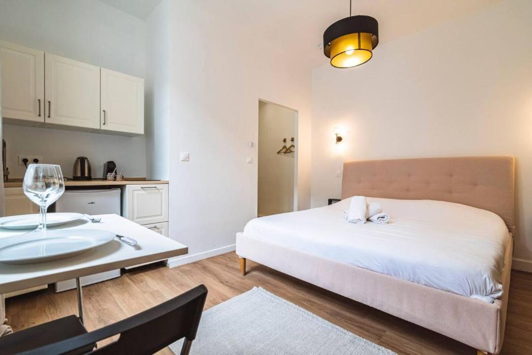 Pink, Appartement En Plein Coeur De Reims Luaran gambar