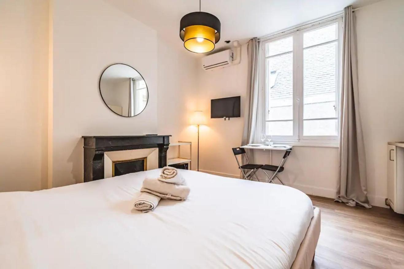 Pink, Appartement En Plein Coeur De Reims Luaran gambar