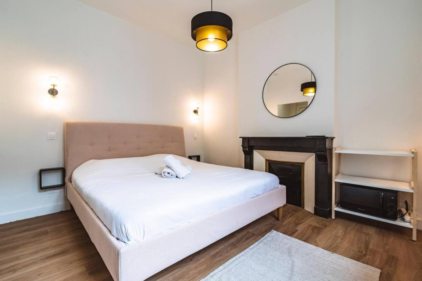 Pink, Appartement En Plein Coeur De Reims Luaran gambar