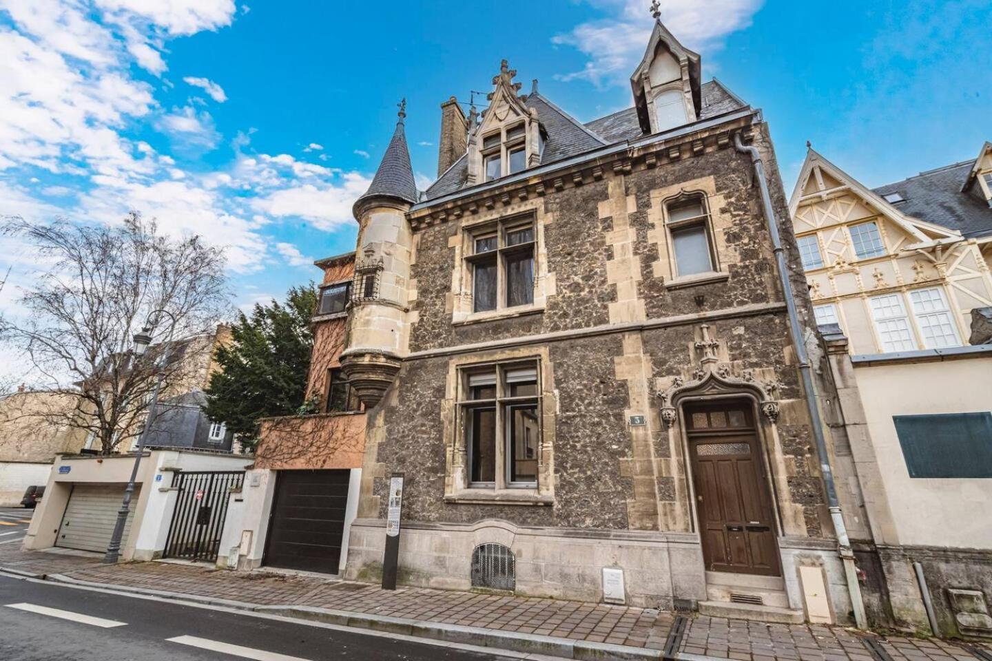 Pink, Appartement En Plein Coeur De Reims Luaran gambar